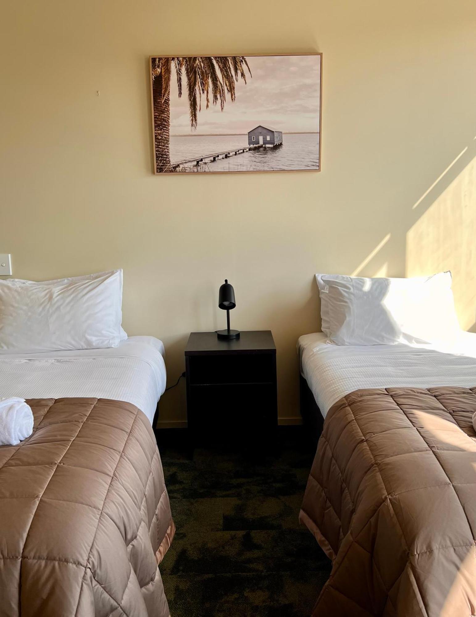 The Post Hotel Porirua Exterior photo