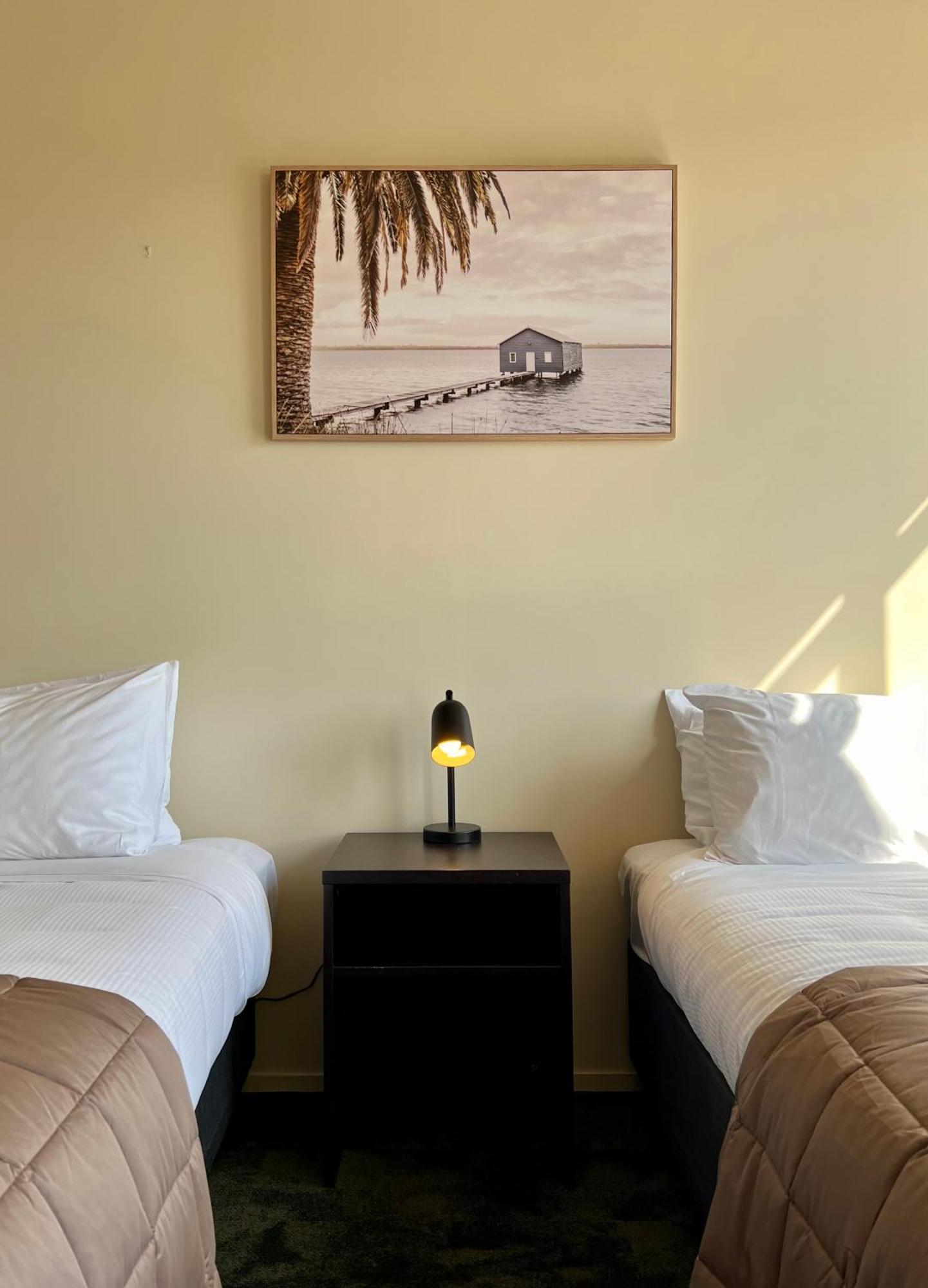 The Post Hotel Porirua Exterior photo